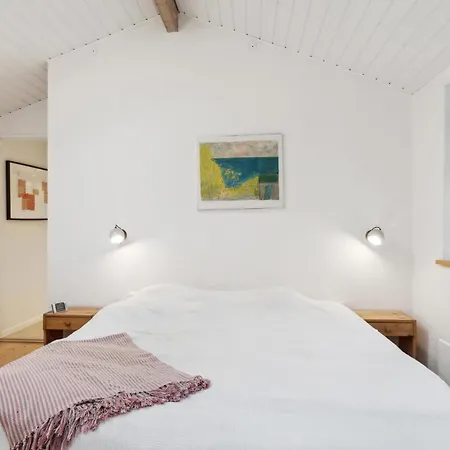 Four-bedroom In Grasted Prázdninový dům