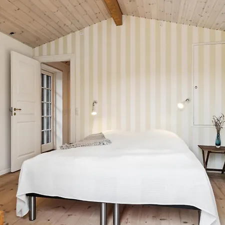 Four-bedroom In Grasted *